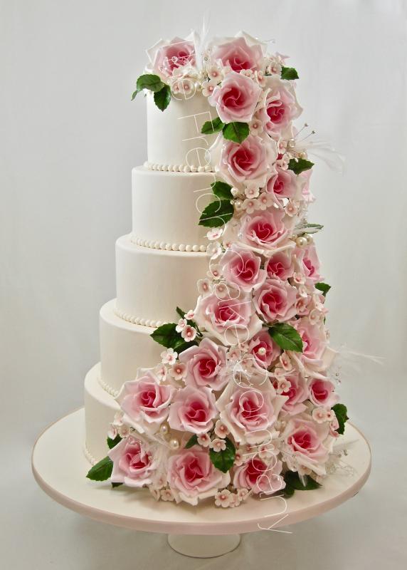 Gateaux Et Pieces Montees Sur Mesure Piece Montee Cascade De Fleurs The French Cake Company Belgique